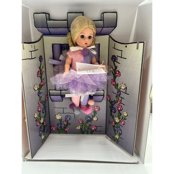 Madame Alexander Wendy's Puppet Show Theater Vintage #33780 Castle Jester Girl - Picture 4 of 9